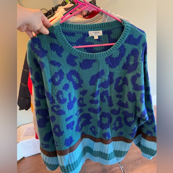Umgee Women's Green and Blue Animal Print Sweater - Picture 1 of 1